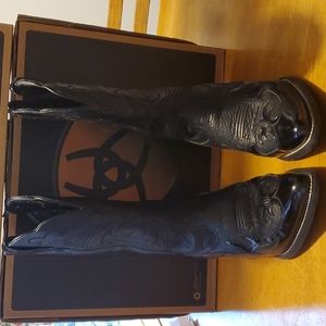 Ladies black/patent Ariat books size 8.5
